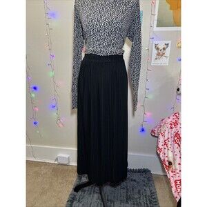 Women’s Black Pleated Midi Skirt S